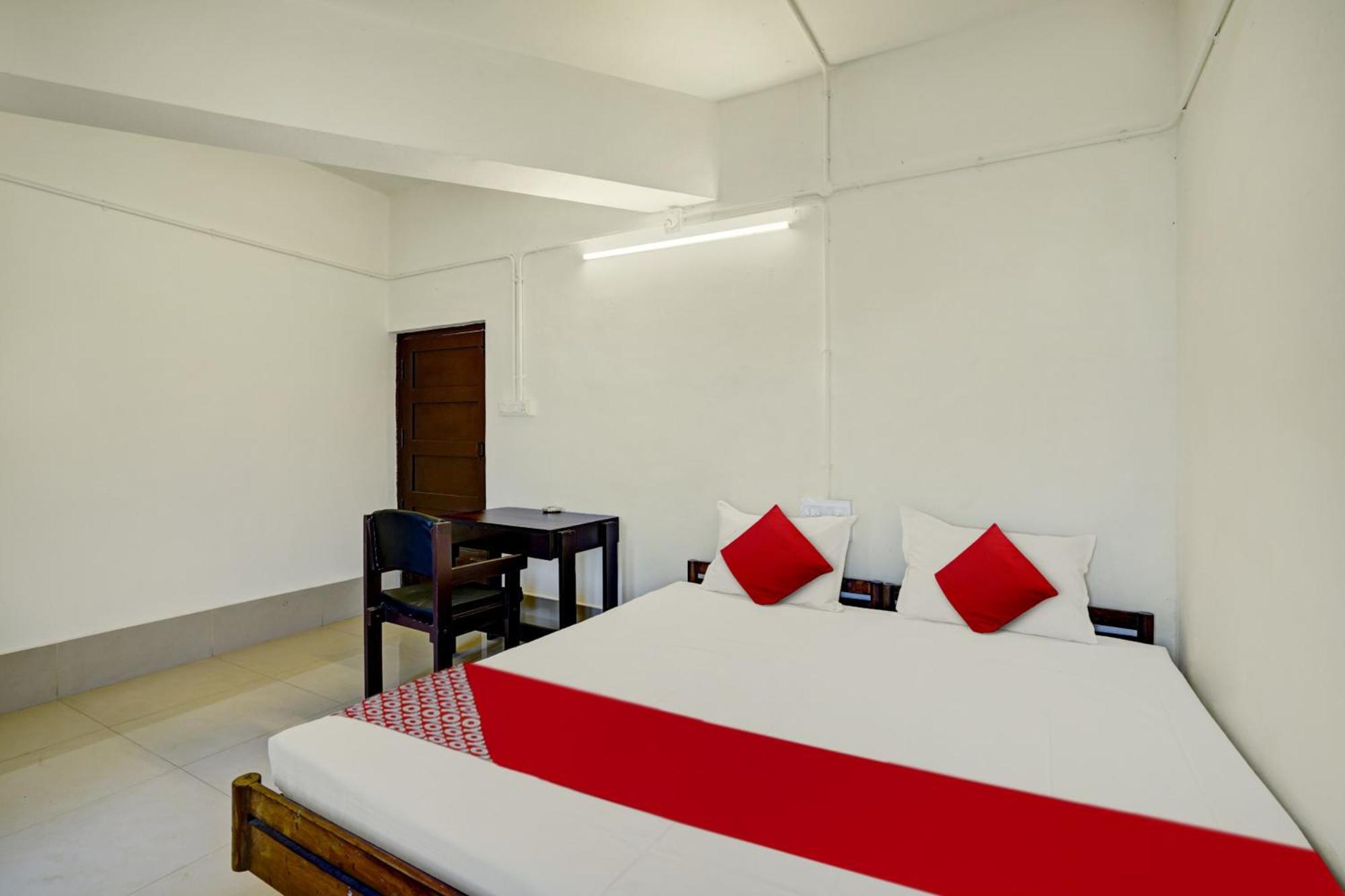 Super Hotel O Ceasar Palace Annex Thodupuzha Buitenkant foto
